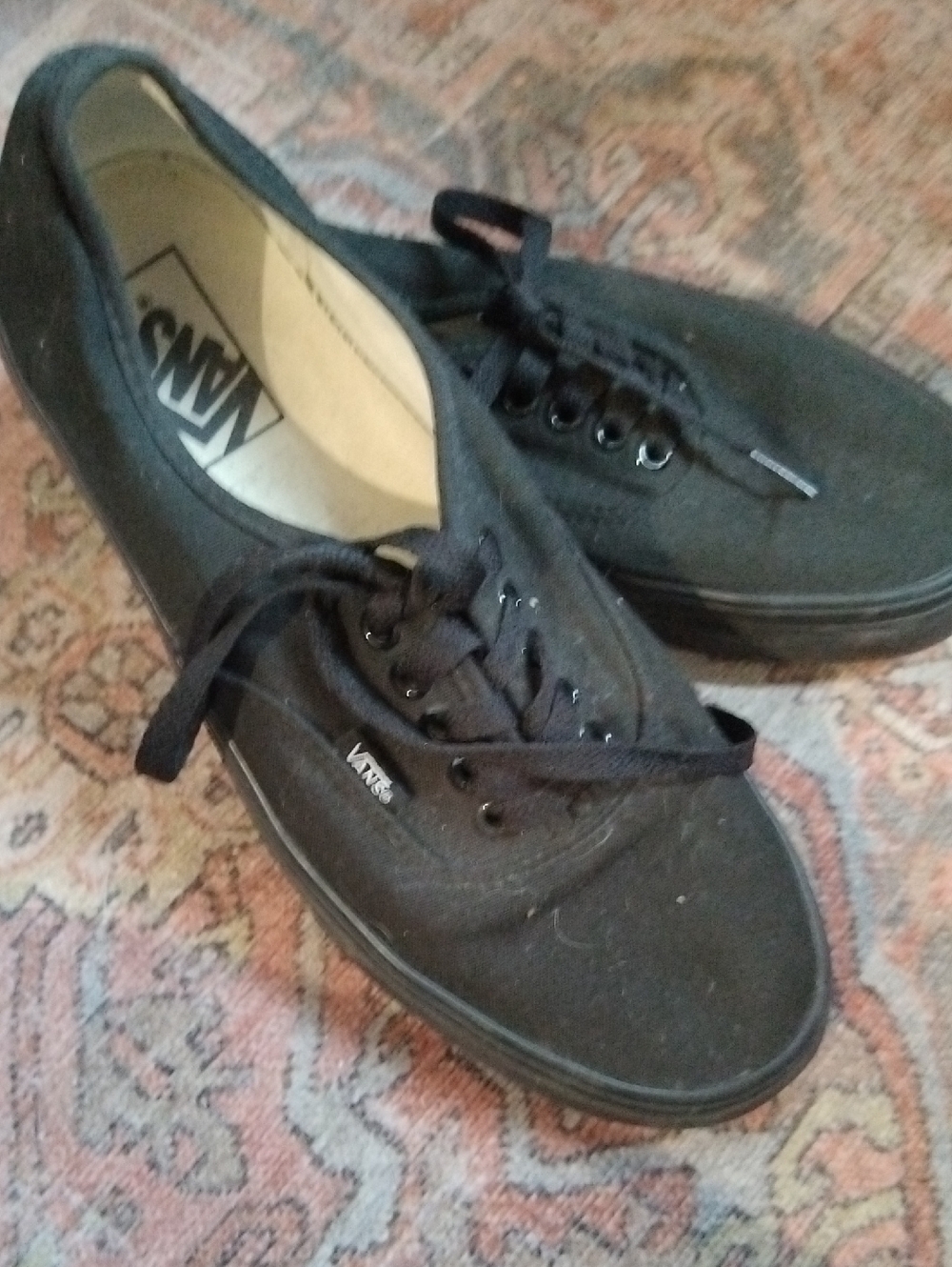 EUC Vans Black On Black Low-Top Lace Up Canvas Sneaker Shoes 8/9.5/9